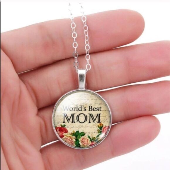 Mom Necklace (E2) - Picture 2 of 4